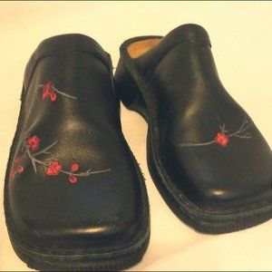 Naot, Mules, size 10, black red flowers embroidery